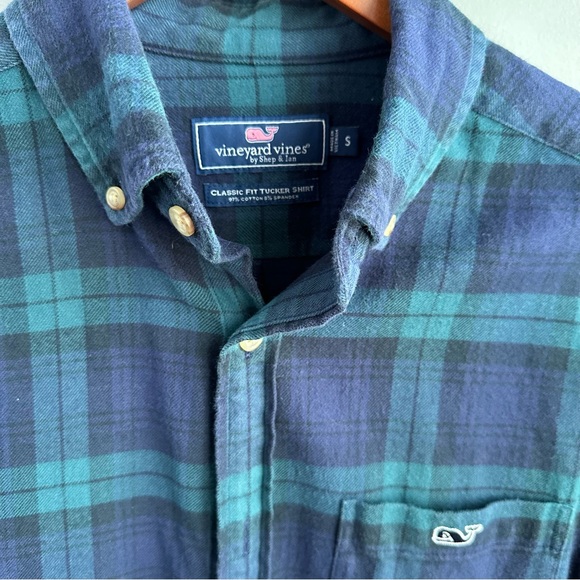 Vineyard Vines 🐳 flannel button down shirt - Picture 3 of 3